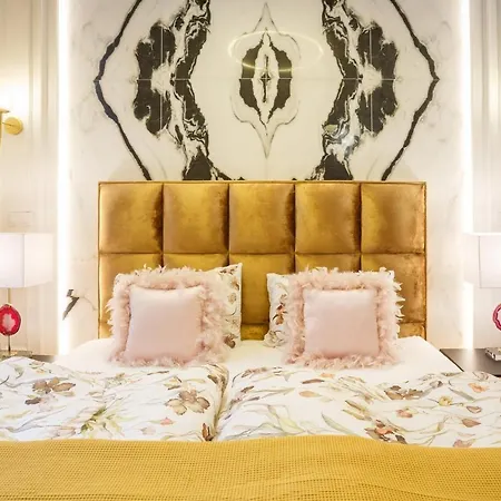 Palace By Main Station - President * Prag