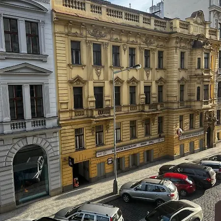 Apartment Palace By Main Station - President Prague