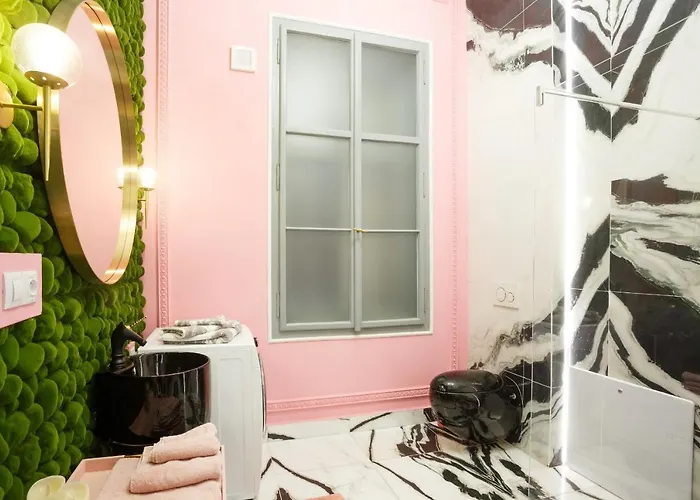 Palace By Main Station - President *